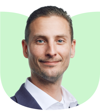 AlexanderPagenhardt_Headshot_Petal-1
