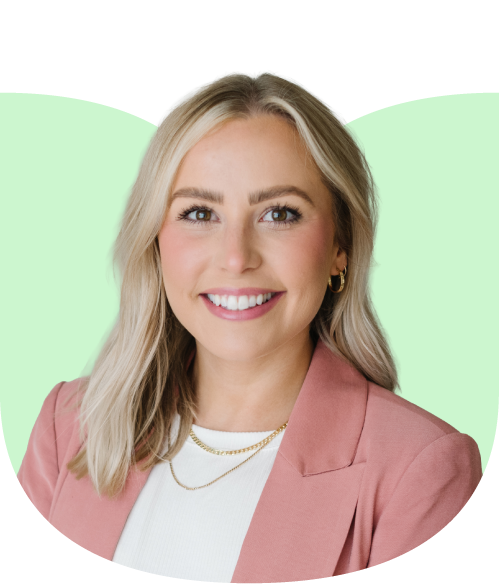 AnnaDerry_Headshot_Petal