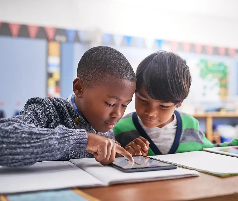 classroom_students_device-is-888791812_V02_revised-color_JH_1000x843 (1)