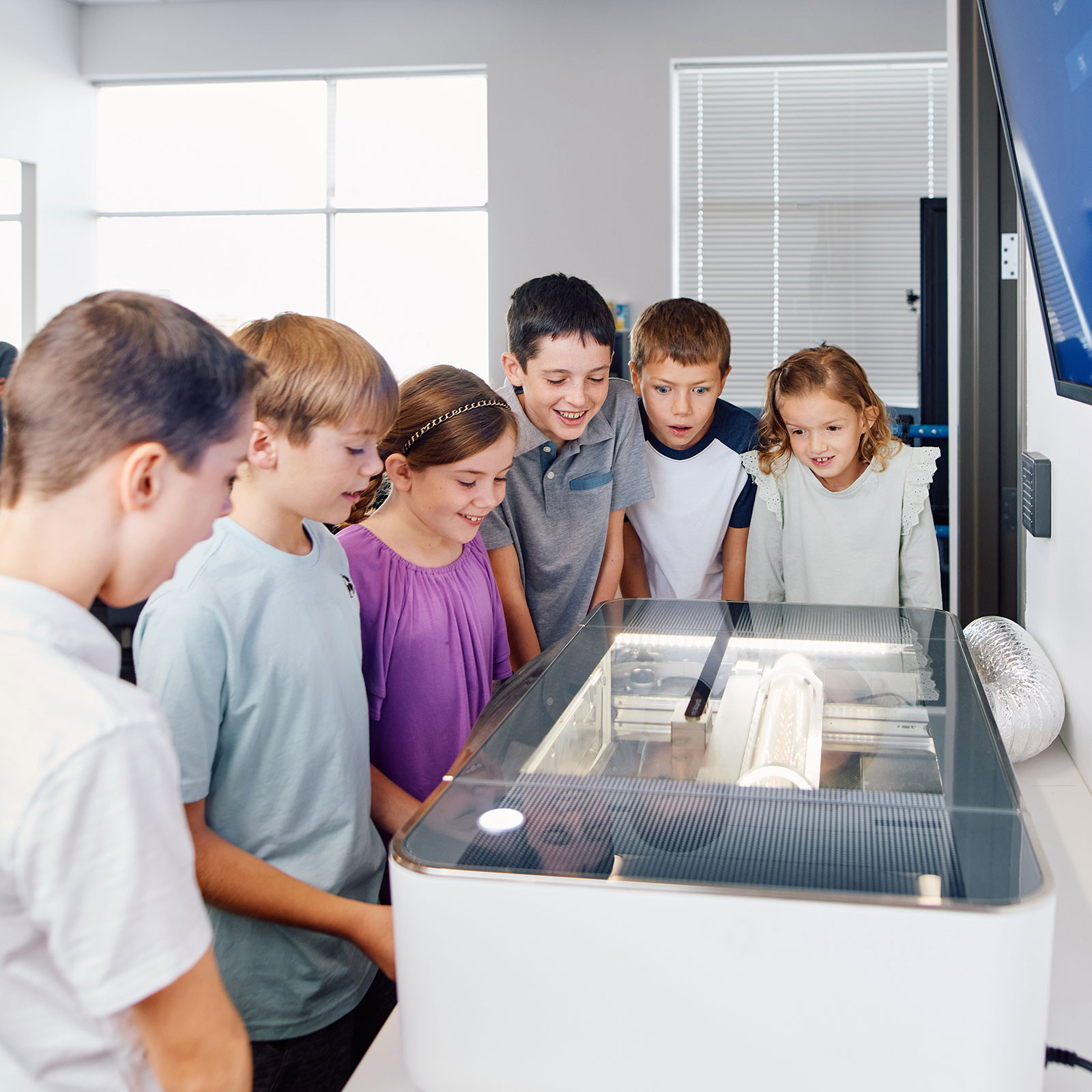 lifestyle-bluum-stem-glowforge-full-crop